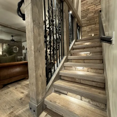 Rustic Solitude 5Bdr/4Bth/2940 sqft Luxury Lodge
