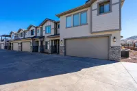 Zions Village, 7BDR 6BTH, Spacious Home, Beautiful Pool, near Zions Nat Park. - 피트니스 시설