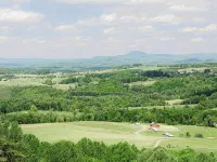 Pops Cozy Cabin w/ an incredible valley view. Gas firepit, full kitchen and more - 4-Star