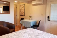 1620 Bayview- 1/2 mile to BID, 1 mi.  DTown, Ocean Views Private Yard - Apartments