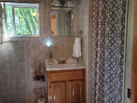 Homestead Cabin in the Ozarks, w/ a view! Hotels in Johnson County