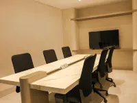 Four Hills Hotel - Business