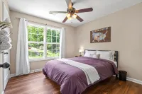 Spacious 4-bedroom House near Downtown Clarksville