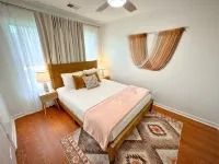 Boho Hideaway Townhome, 2br/2.5ba Near UofM/Highland Strip - 방갈로