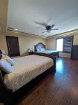 Luxury home with pickleball, pool, and hot tub near Scottsdale - Balkon