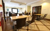 Triniti Hotel Batam - sarapan