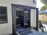 Etang Guest House - 2-Star