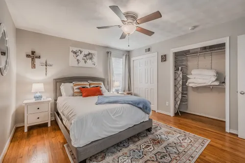 Backyard Oasis + Fire Pit, Near Downtown Dallas - Jacuzzi