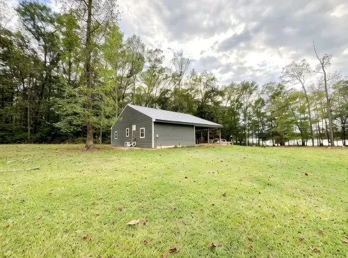 Charming Lakefront Cabin - Hytter
