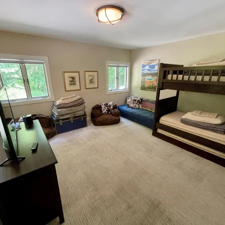 Spacious Home <1 Min from Lincoln Peak! Fits the Whole Extended Family