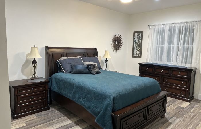 Waterfront! New build, two bedroom! Starlink WiFi