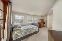 Spectacular lake view with a huge deck and a Hot Tub. - 4-Star