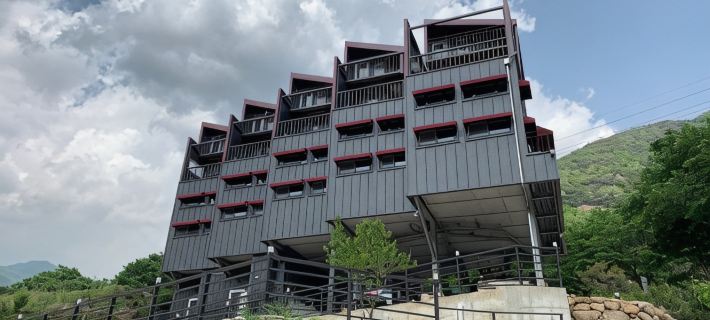 Gurye Jirisan Rosinante House Pension Отели в г. Куре