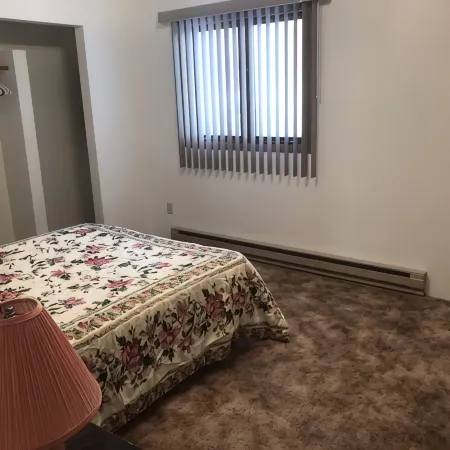 Clean, Comfortable and Quiet Condo at the base of Jackson Creek Summit