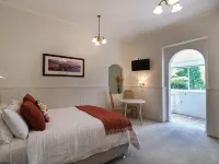 Windarra on High Hotels near Quadrant Mall