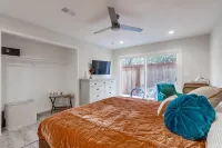 Luxe Three Bedroom Beach House with Private Patio - 2-Star