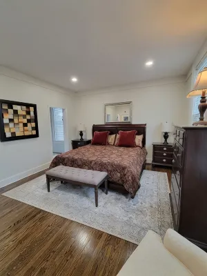 Scott Street Historic Haven - 6 min drive to Notre Dame - 3-Star