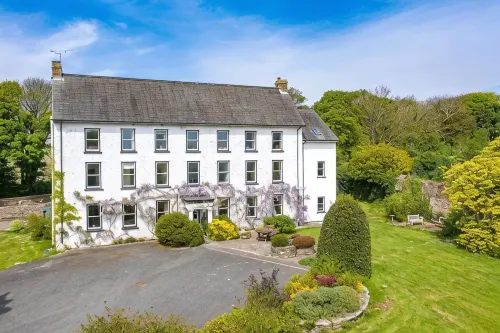 Cuffern Manor - Villas