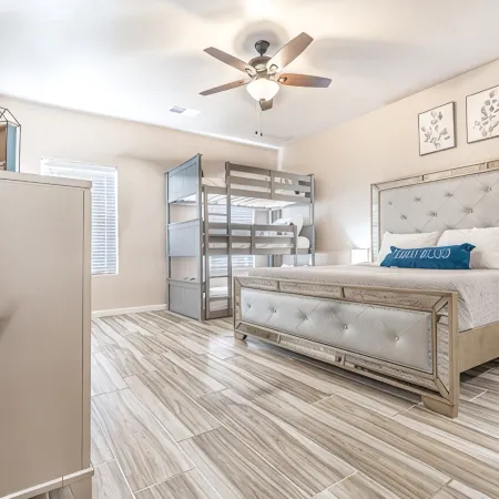 Spacious 5-Bedroom home w/ Pool & Hot Tub