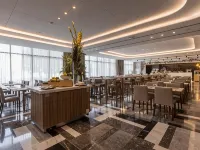 Hotel Giralda Center Hotels near La Raza