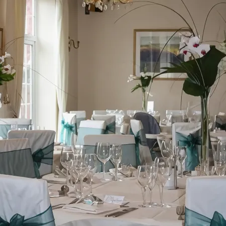 Fox & Hounds Country Hotel