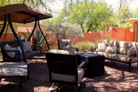 Desert Escape with Pool, Hot Tub & Mountain Views - Mountain view