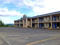 Days Inn by Wyndham Staunton - WiFi
