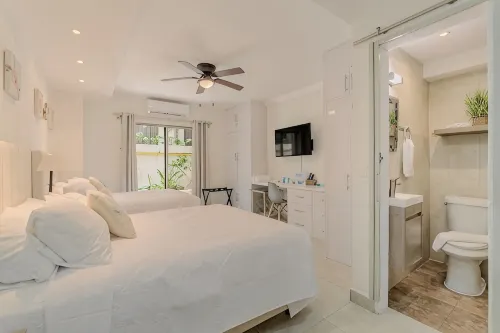 Oceanfront 2Br Villa for 6 -  3 Bathrooms - Walk to la Isla & Beach - Villas