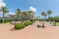 Beach all DAY! ! Lazy river. Gulf front .3 bed/4bath Executive Class Luxury - อ่างจากุชชี่
