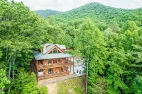 Cozy & kid friendly cabin w/ million $ views, hot tub, game room, and fire pit!! - 小木屋