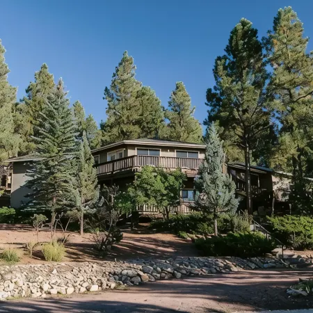 Family Flagstaff Retreat Sleeps 12 Mountain Views EV Charger Near Nau with AC