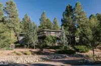 Family Flagstaff Retreat  Sleeps 12 Mountain Views  EV Charger  Near Nau with AC - Balkon
