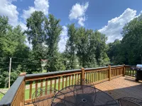 Smoky Hideaway • 2Bed 2Bath Cabin • Peaceful Retreat - シャレー