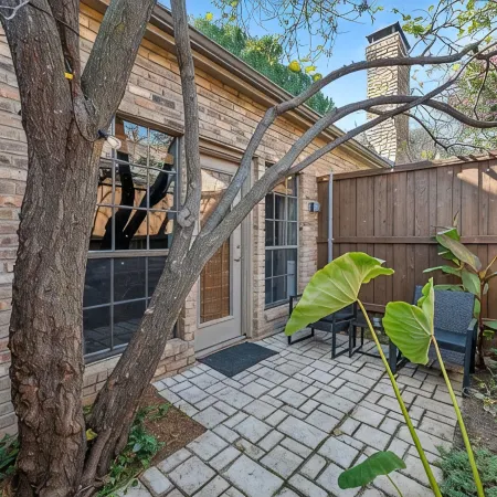 Luxury Home Sleeps 20 with Heated Pool & Billiard