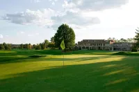 SpringHill Suites Harrisburg Hershey - parking
