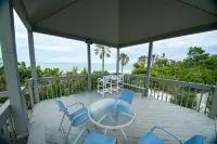 SANDY TUNDRA TOWNHOUSE, WATER-VIEWS, BOAT SLIP, PRIVATE BEACH, CLUB ACCESS - 3-Star