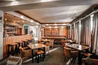 Alpine Lounge Boutique Hotel - bar