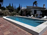 3 bed villa surrounded with tropical gardens with private pool 2 km from town. - Swimmingpools