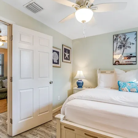 Cozy beach house - 5 min walk to the beach (Pet-Friendly