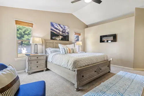 Family home -desirable neighborhood w/ pool access - 빌라