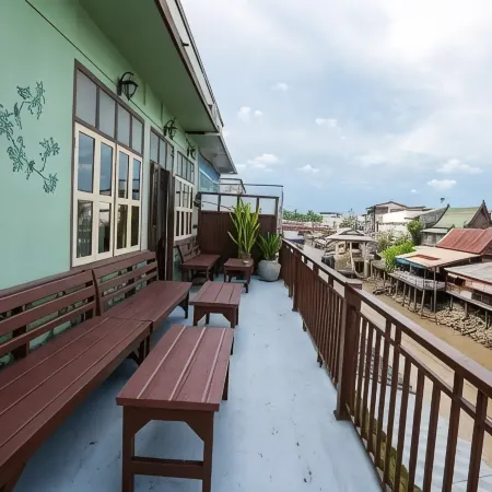 Baannapuk Amphawa