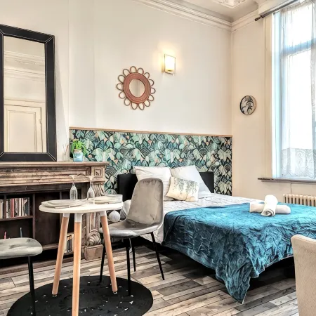 Montesquieu: Splendid and charming studio