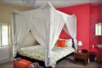 Bove Town House Apartments - parking