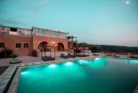 Melies Hotel - Pools