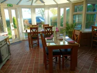 Trumbles Gatwick B&B - breakfast