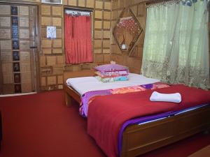 Holong Eco Village Resort