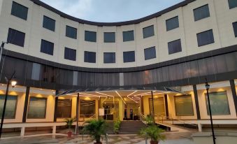 Chinmay Hotel & Resort