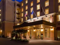The Lindy Renaissance Charleston Hotel Hotels near Rainbow Row