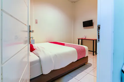 OYO 3493 Nami House Hotels in Medan Estate