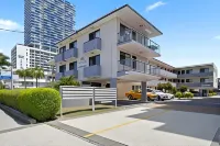Harbour Side Resort Hotels near Woolworths Australia Fair (Southport)